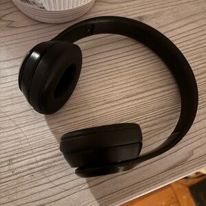 Black Wireless Headphones